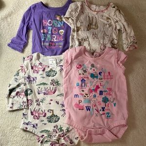Cute Carhartt infant girls onsie set. 3M (4 onesies)